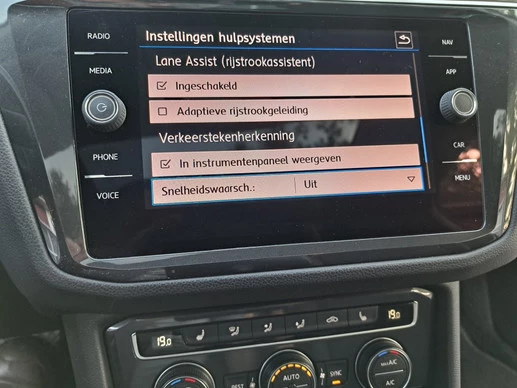 Volkswagen Tiguan - Afbeelding 23 van 30