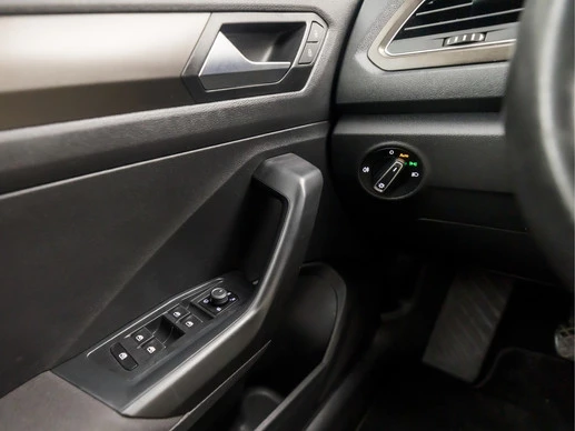 Volkswagen T-Roc - Afbeelding 23 van 30