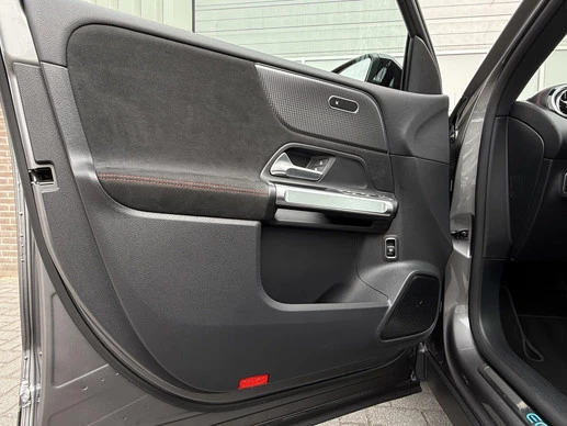 Mercedes-Benz EQB - Afbeelding 12 van 30