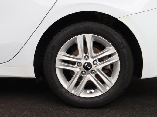 Kia Ceed - Afbeelding 27 van 30