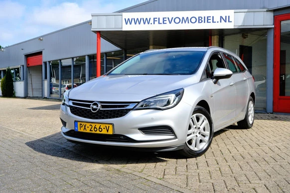 Opel Astra - Afbeelding 1 van 30