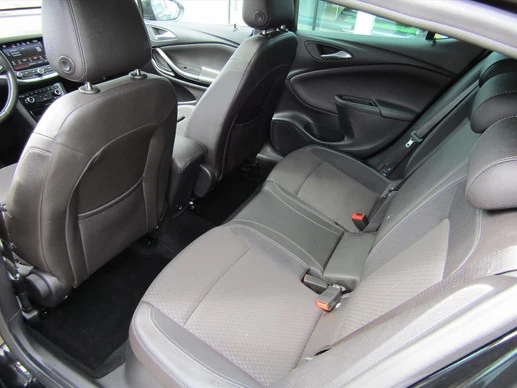 Opel Astra - Afbeelding 10 van 24