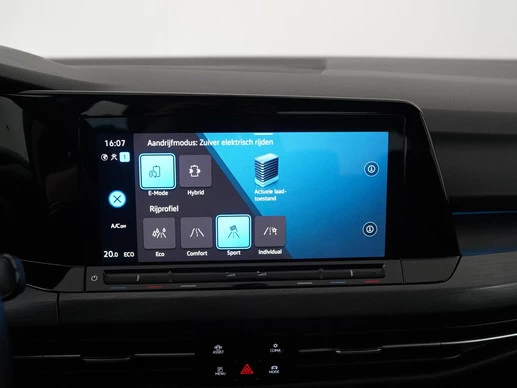 Volkswagen Golf - Afbeelding 21 van 30