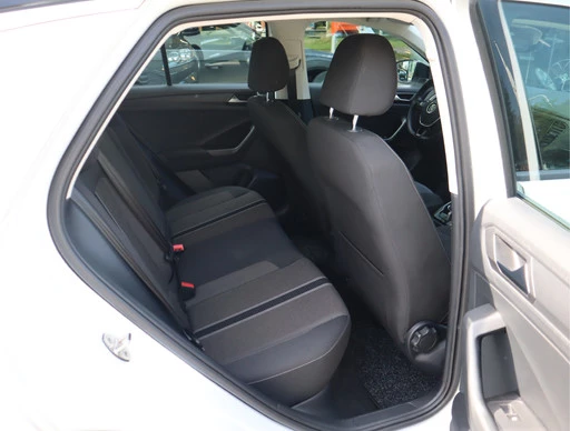 Volkswagen T-Roc - Afbeelding 22 van 30