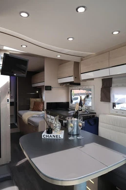 Chausson 757 SPECIAL EDITION | KEURIGE STAAT | 2X ZONNEPANEEL | 150PK - Afbeelding 3 van 29