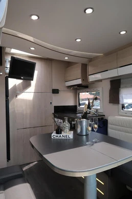 Chausson 757 SPECIAL EDITION | KEURIGE STAAT | 2X ZONNEPANEEL | 150PK - Afbeelding 6 van 29