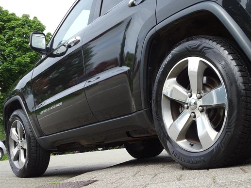 Jeep Grand Cherokee - Afbeelding 17 van 30