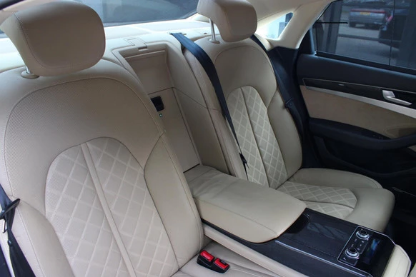 Audi S8 - Afbeelding 13 van 24