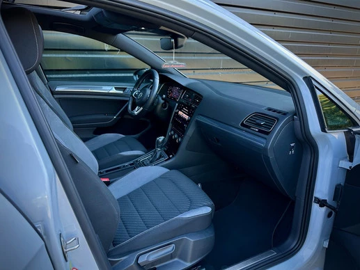 Volkswagen Golf - Afbeelding 16 van 30