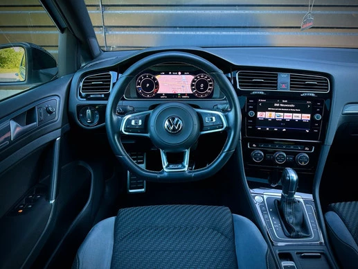 Volkswagen Golf - Afbeelding 21 van 30