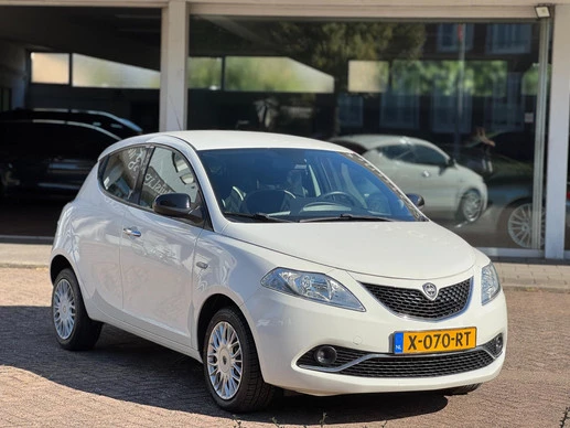 Lancia Ypsilon - Afbeelding 1 van 26