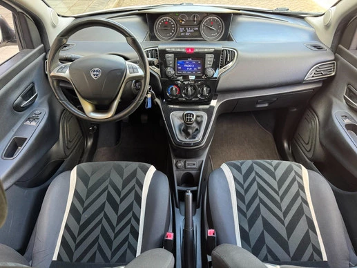 Lancia Ypsilon - Afbeelding 8 van 26