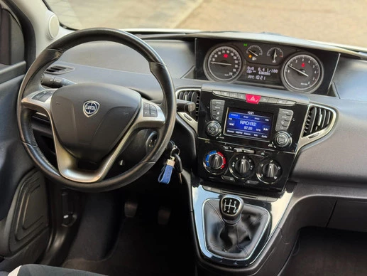 Lancia Ypsilon - Afbeelding 17 van 26