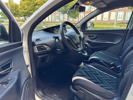 Lancia Ypsilon - Afbeelding 19 van 26