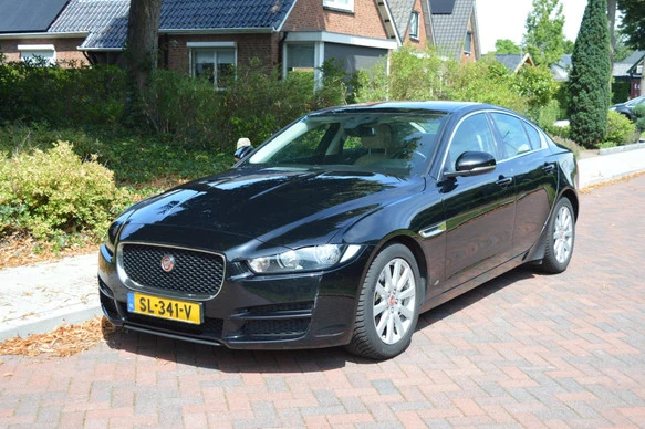 Jaguar XE - Afbeelding 1 van 20