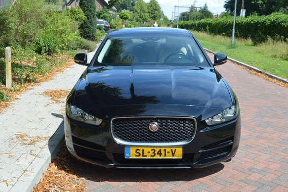 Jaguar XE - Afbeelding 2 van 20
