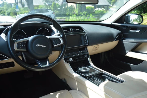 Jaguar XE - Afbeelding 11 van 20