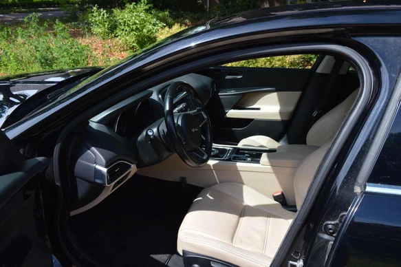 Jaguar XE - Afbeelding 12 van 20