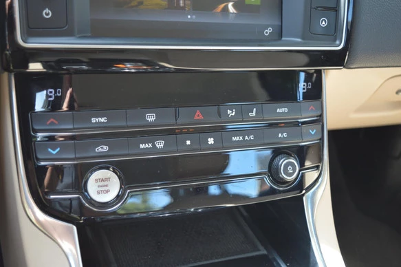 Jaguar XE - Afbeelding 15 van 20