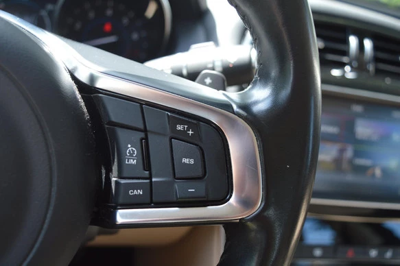 Jaguar XE - Afbeelding 17 van 20