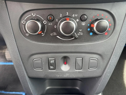 Dacia Sandero - Afbeelding 24 van 29