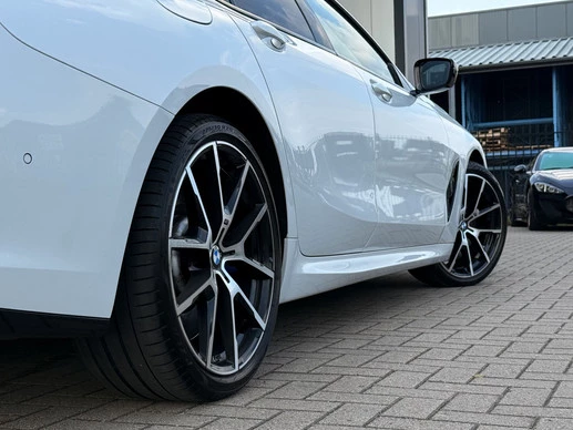 BMW 8 Serie - Afbeelding 25 van 30