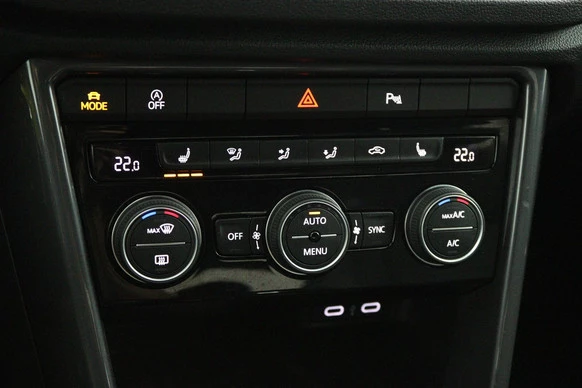 Volkswagen T-Roc - Afbeelding 28 van 30