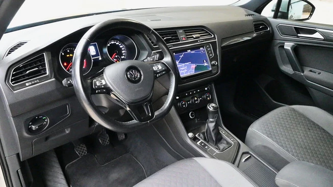 Volkswagen Tiguan - Afbeelding 8 van 30