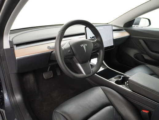Tesla Model 3 - Afbeelding 8 van 30