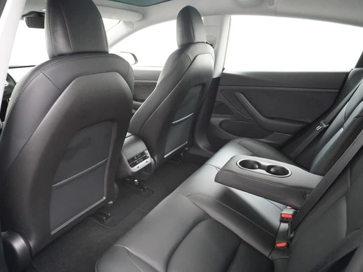 Tesla Model 3 - Afbeelding 10 van 30