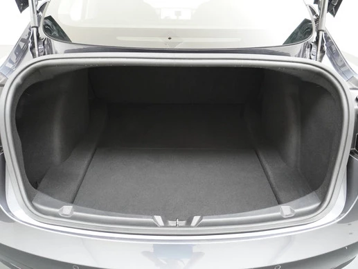 Tesla Model 3 - Afbeelding 19 van 30
