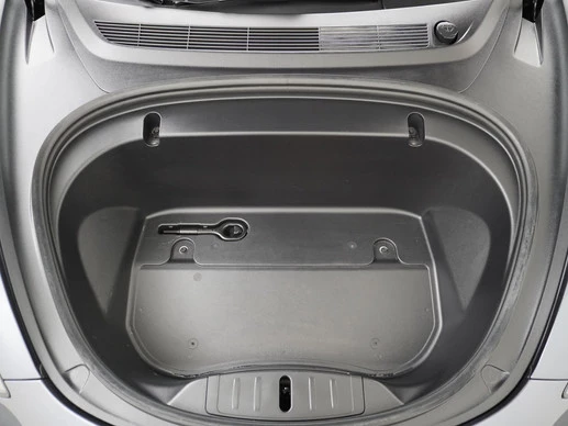 Tesla Model 3 - Afbeelding 23 van 30