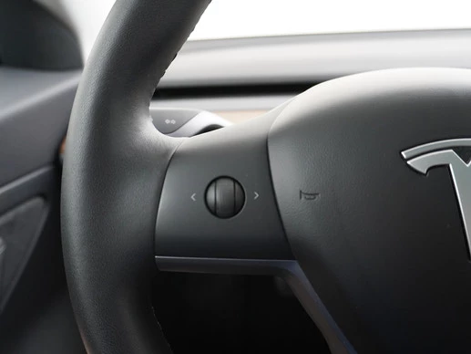 Tesla Model 3 - Afbeelding 29 van 30