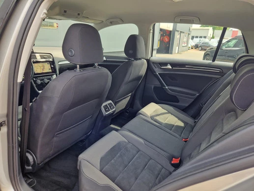 Volkswagen Golf - Afbeelding 16 van 29