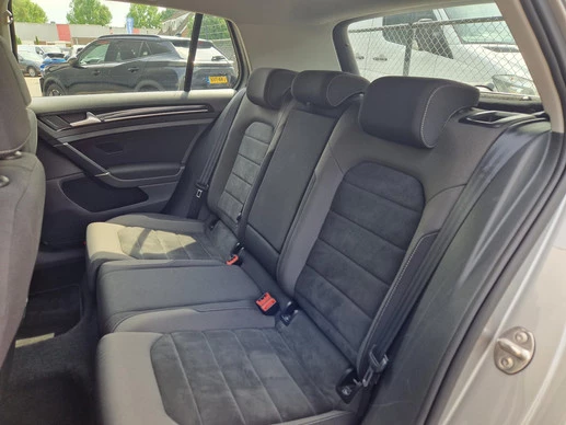 Volkswagen Golf - Afbeelding 17 van 29
