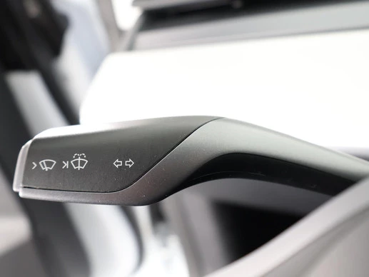 Tesla Model 3 - Afbeelding 21 van 28