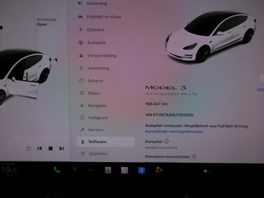 Tesla Model 3 - Afbeelding 23 van 28