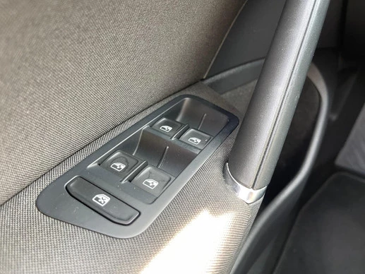 Volkswagen Golf - Afbeelding 17 van 30