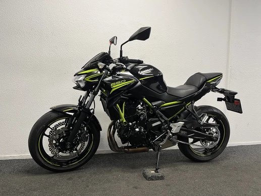 Kawasaki Z650 - Afbeelding 14 van 22