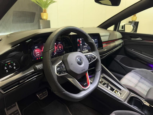 Volkswagen Golf - Afbeelding 23 van 30