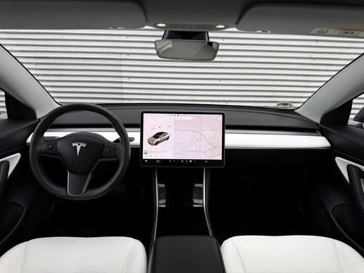 Tesla Model 3 - Afbeelding 2 van 28