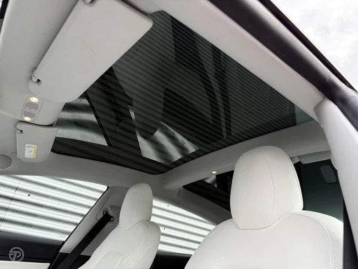Tesla Model 3 - Afbeelding 14 van 28