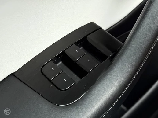 Tesla Model 3 - Afbeelding 21 van 28