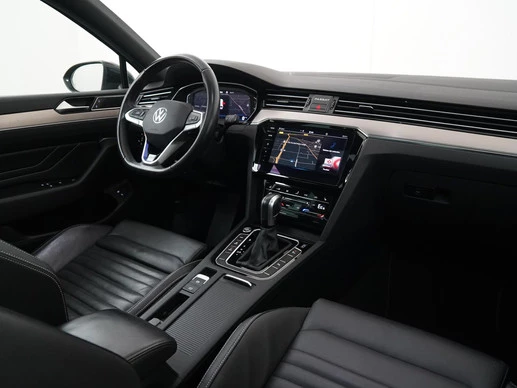 Volkswagen Passat - Afbeelding 2 van 30