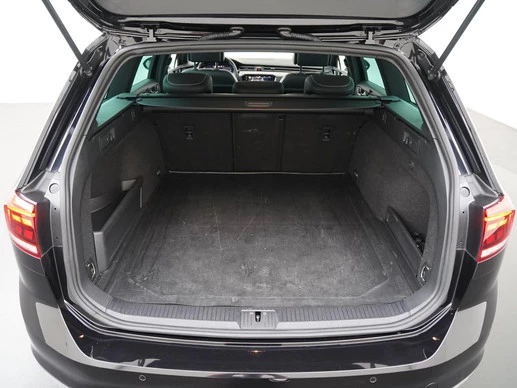 Volkswagen Passat - Afbeelding 27 van 30