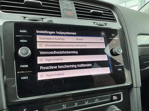 Volkswagen Golf - Afbeelding 23 van 26