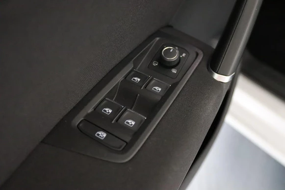 Volkswagen Touran - Afbeelding 18 van 30