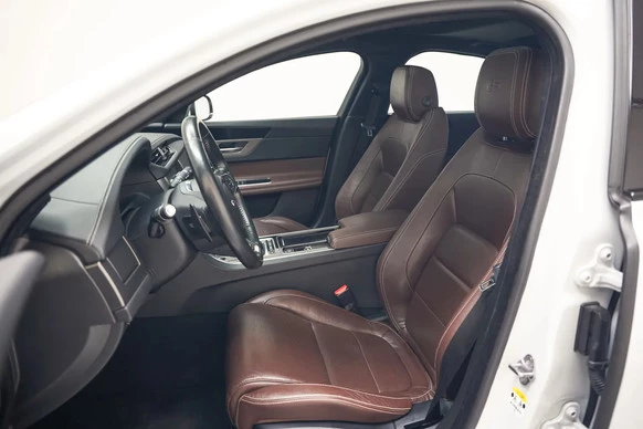 Jaguar XF - Afbeelding 14 van 30