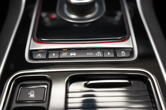 Jaguar XF - Afbeelding 27 van 30