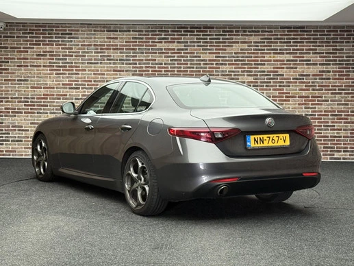Alfa Romeo Giulia - Afbeelding 27 van 30